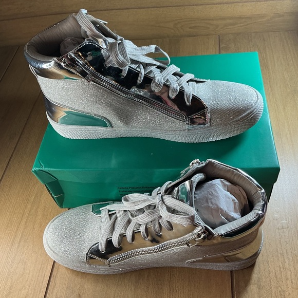Lauren Lorraine women’s 9 sparkly Silver Sneakers - Picture 1 of 8